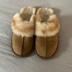 Kids slippers Cat & Jack